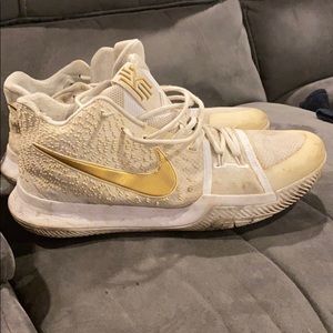 Men’s Nike Kyrie 2 Basketball shoes